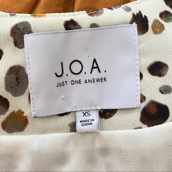 JOA Cropped Leopard Print Wrap Top - Picture 9 of 9